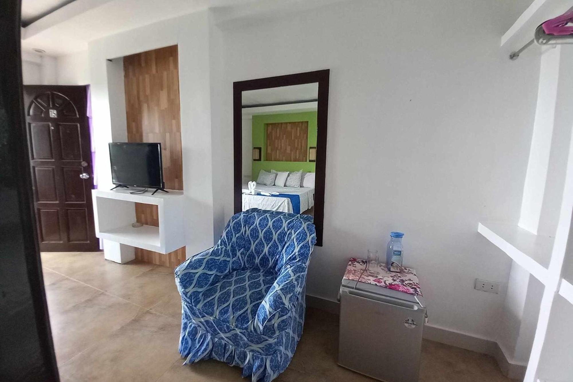 Bellevue Resort Puerto Galera Exterior photo
